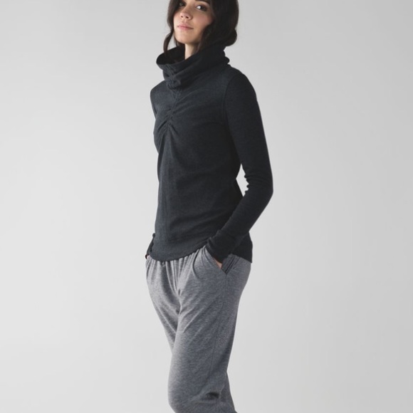 lululemon athletica Tops - Lululemon In A Cinch Long Sleeve Tee